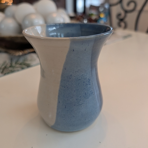 Two-Tone Ceramic Vase - Picture 9 of 15